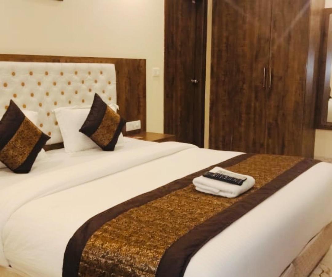 Mayda Inn- A Boutique Hotel นิวเดลี ภายนอก รูปภาพ