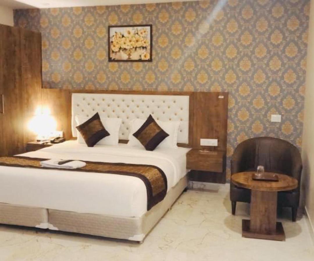 Mayda Inn- A Boutique Hotel นิวเดลี ภายนอก รูปภาพ